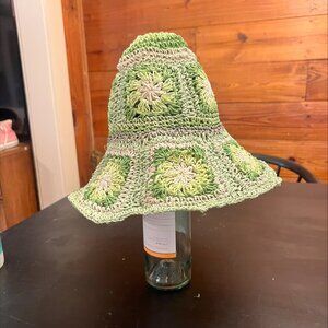 Steve Madden Green Crochet Floral Paper Straw Granny Square Bucket Hat